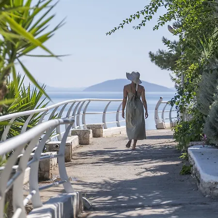 Meli Apartments&villas